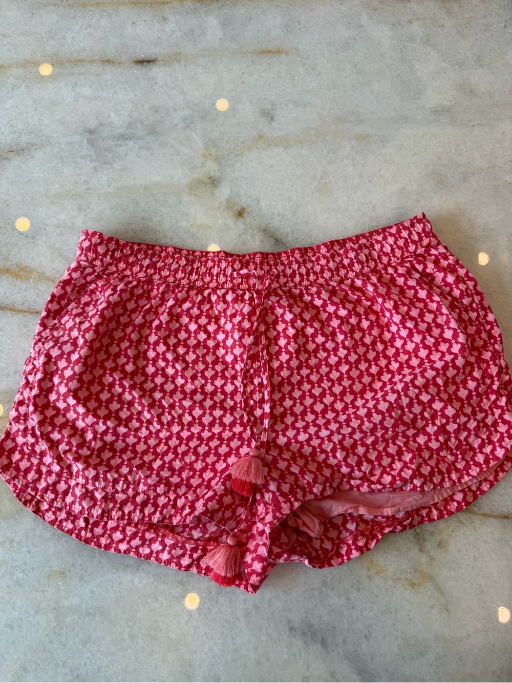 Vineyard Vines Women’s Red/Pink Patterned Elastic Waist Shorts - Sz L